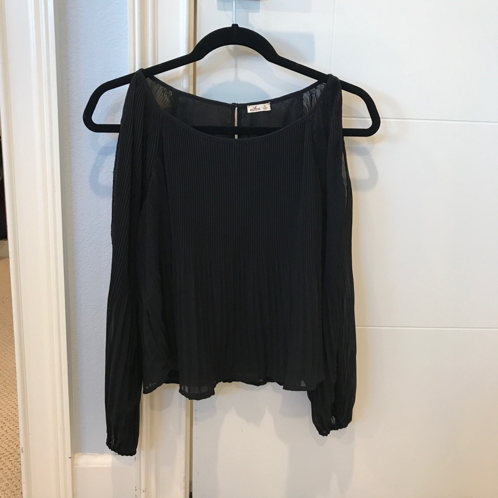 Hollister black cold shoulder blouse